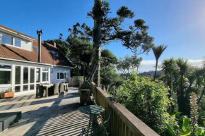 The Kauri Retreat with Sea Views - Spa Pool